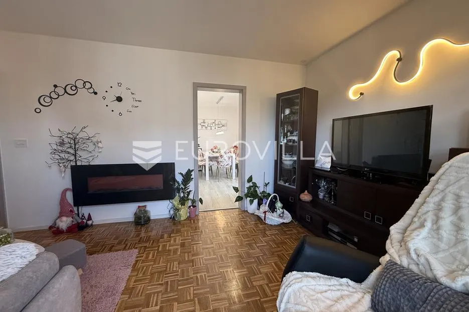 pula, šijana, potpuno renoviran i moderno uređen stan u zgradi s liftom - slika 8