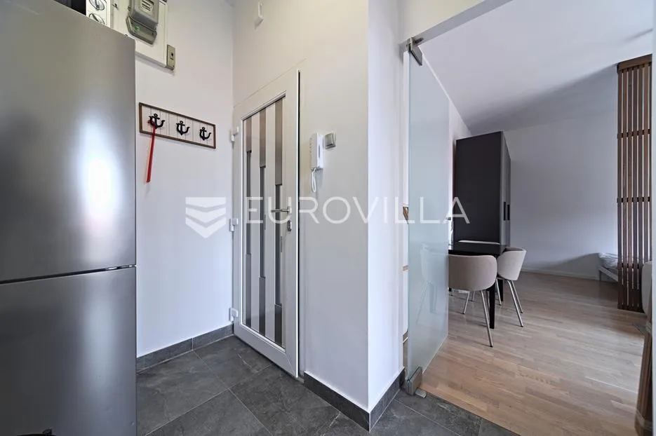osijek, centar, iznajmljuje se dizajnerski stan površine 40 m² - slika 20