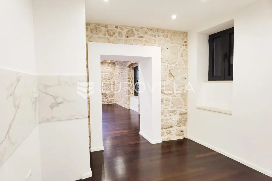 šibenik, centar, kamena kuća na tri etaže, 250 m od mora - slika 16