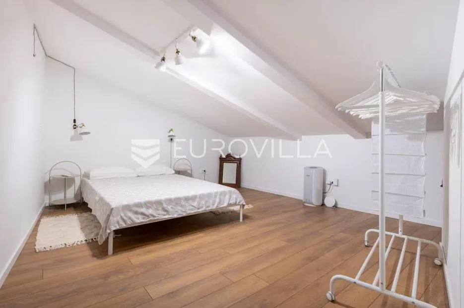 split, centar, dvosoban stan studio apartman - slika 14