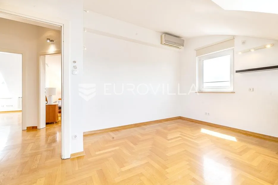 zagreb, srebrnjak, dvoetažni peterosobni stan 198,85 m² - slika 4