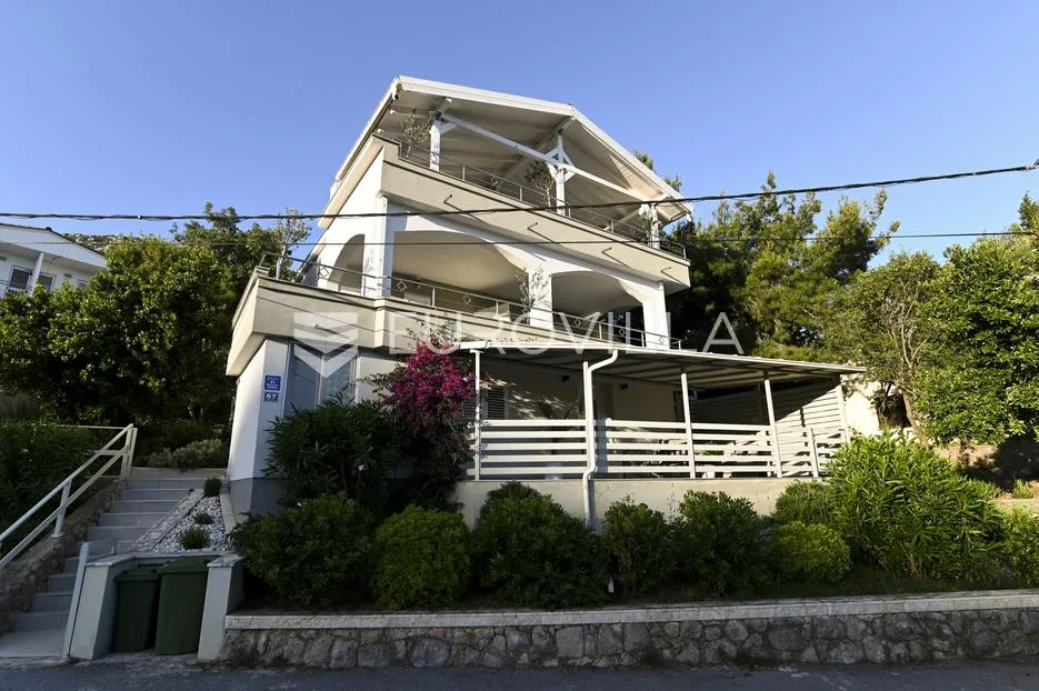 karlobag, cesarca prekrasna vila s bazenom uz more 240 m² - slika 1