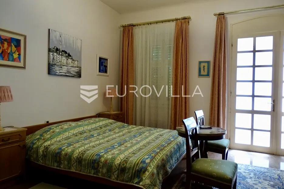 lovran, ekskluzivan stan u povijesnoj vili, 120,26 m², prvi red do mora - slika 6