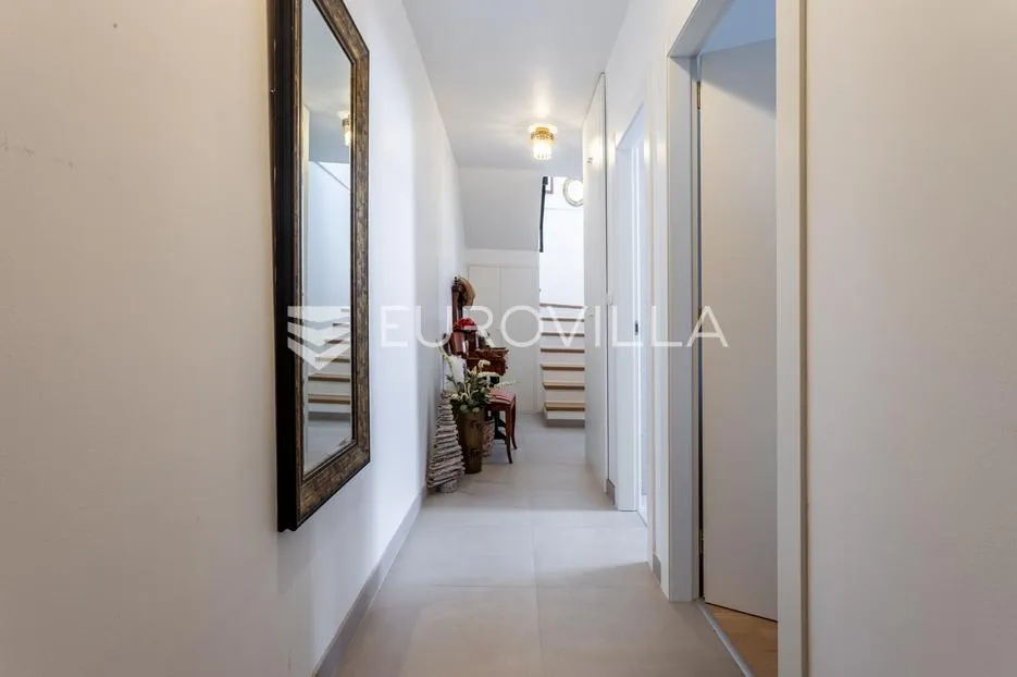 žnjan, moderan penthouse s prekrasnim pogledom na more - slika 19