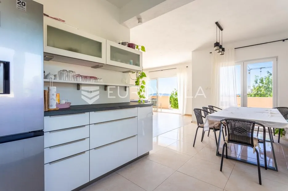 kaštel novi, rudine, trosoban stan površine 112 m² s pogledom na more - slika 4