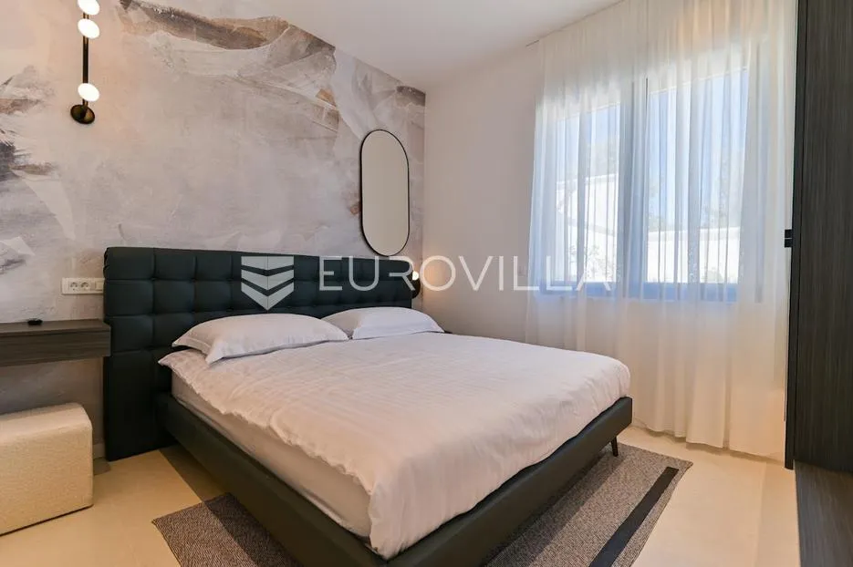 otok čiovo, okrug gornji - moderna vila s bazenom blizu mora - slika 5