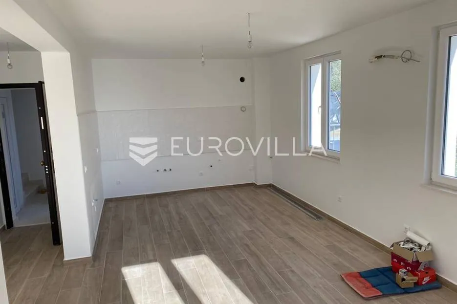 bol, atraktivan trosoban apartman 87,67 m² s vrtom novogradnja - slika 8