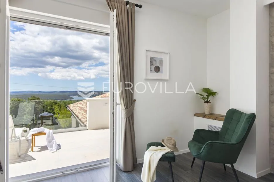 istra, labin, prekrasna vila s pogledom na more prepuna sadržaja - slika 10