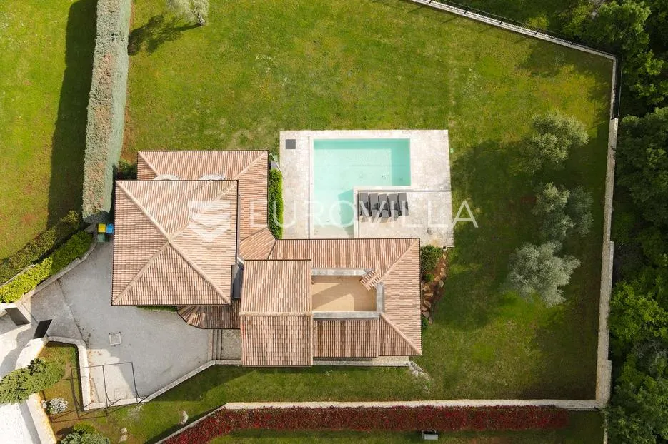 istra, sveti lovreč, kamena vila 269 m2 s bazenom, velikim vrtom i pogledom na more - slika 3