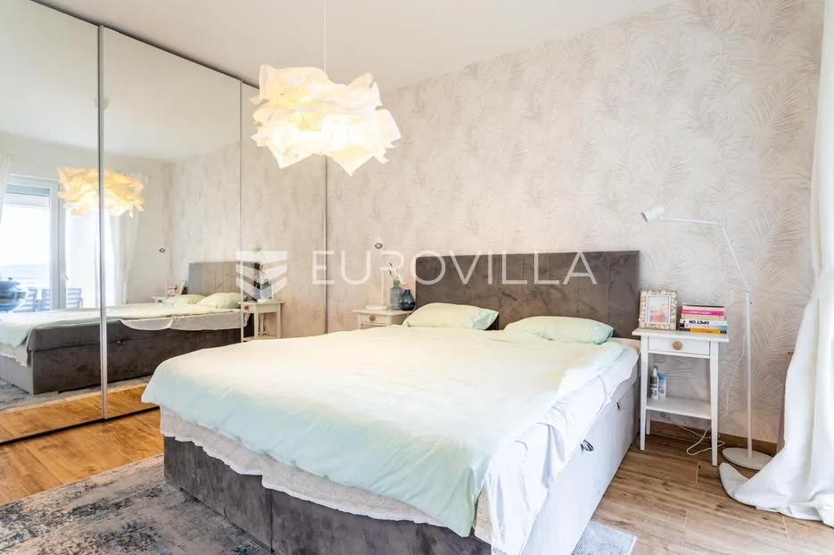 betina, prekrasan trosoban stan s bazenom i pogledom na more, 112,75 m² - slika 15