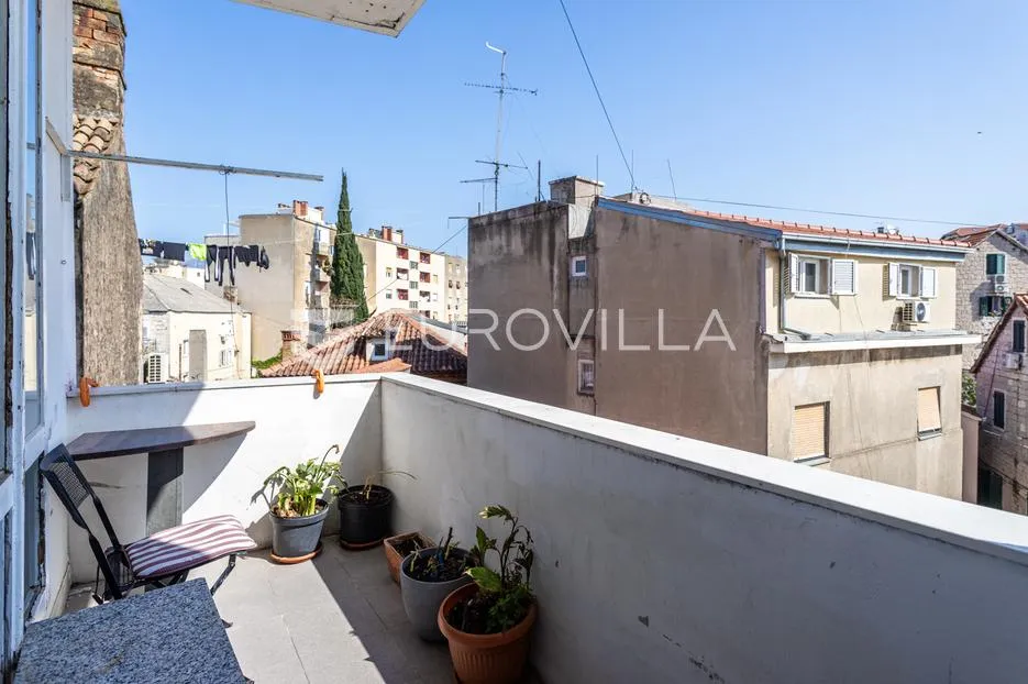 split, centar, prostrana etaža na izvrsnoj lokaciji s pogledom na more, 135 m² - slika 13