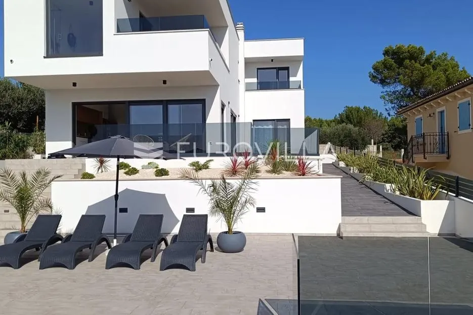 medulin, pomer, prekrasna villa s wellnessom 195 m² s pogledom na more, 150 m od mora - slika 5