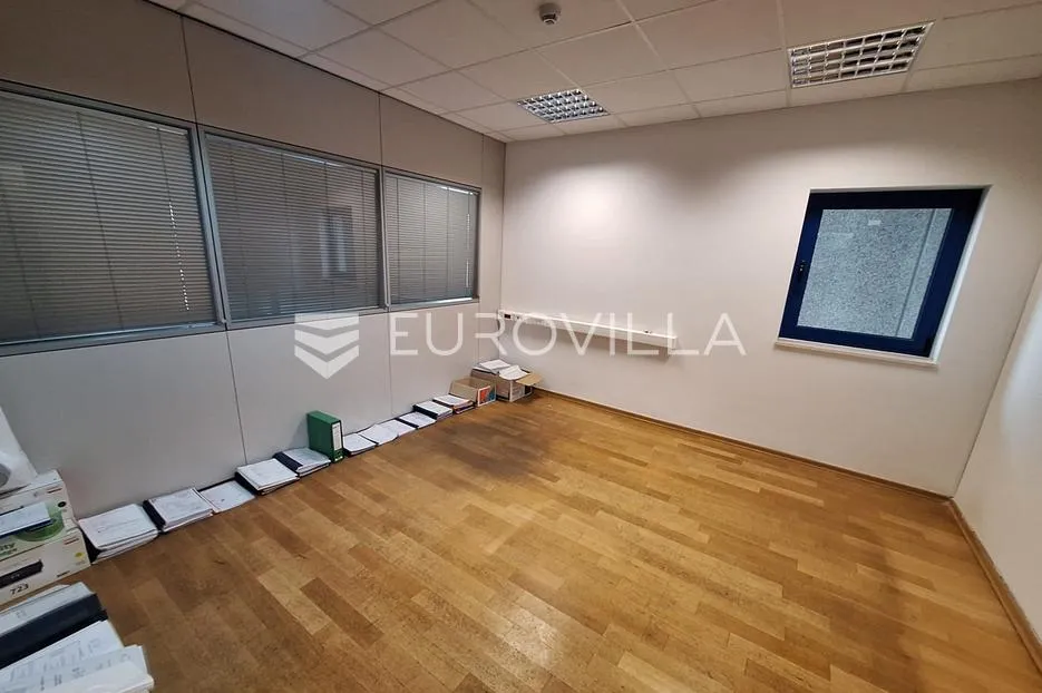 gospić, proizvodna hala 3800 m², višenamjenska mogućnost - slika 10