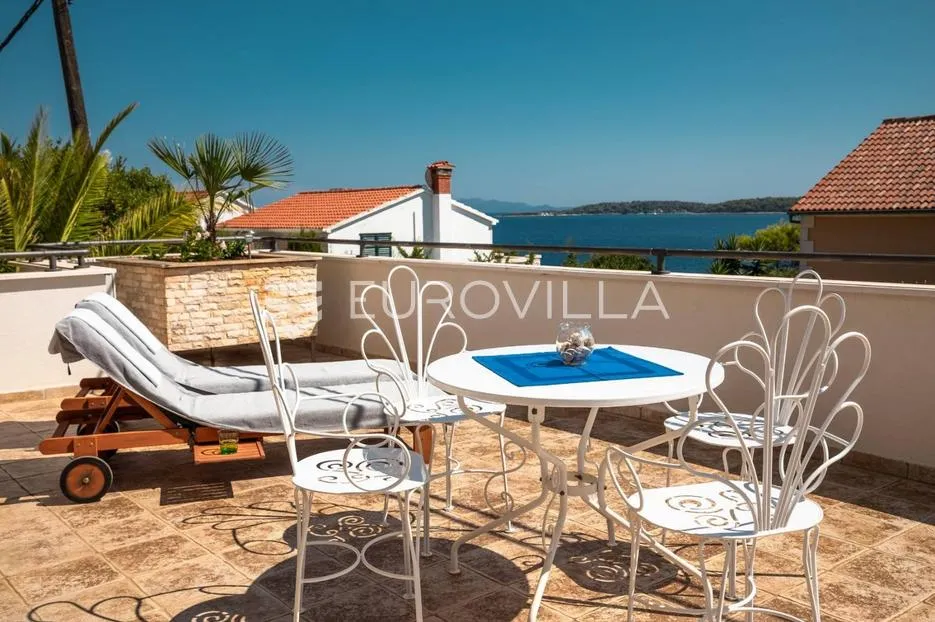 otok korčula, potirna, kuća sa apartmanima, drugi red od mora - slika 15