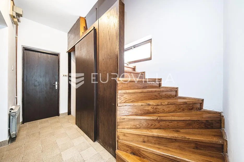 zagreb, fraterščica, kuća sa tri stana brp 342 m2 - slika 11
