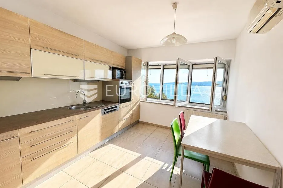 senj, trosoban stan 105 m², s pogledom na more - slika 4
