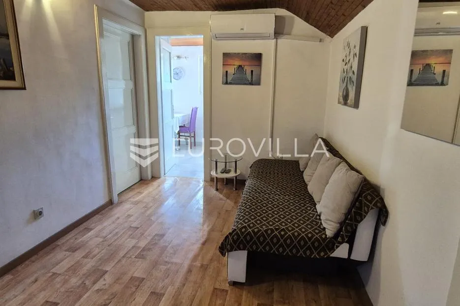 split, gripe, trosoban stan 60 m², iznimna lokacija, potencijal za renovaciju - slika 6