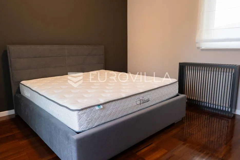 zagreb, šestine, luksuzan trosoban stan 120 m² garage - slika 13