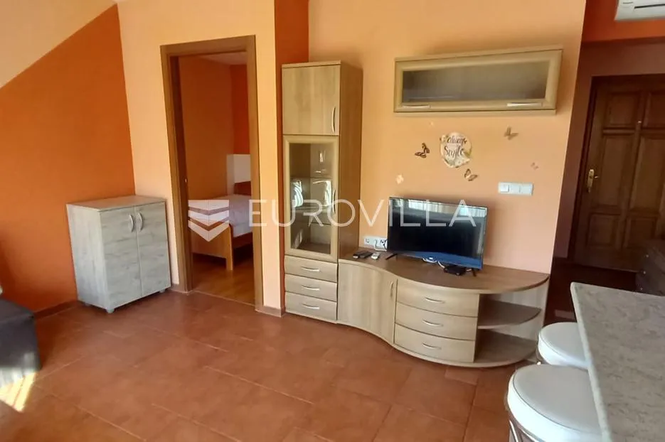 pag, novalja, tri apartmana u stambenoj zgradi - slika 16
