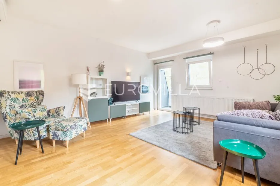 Vrbani, novouređen dvosoban stan 65 m²