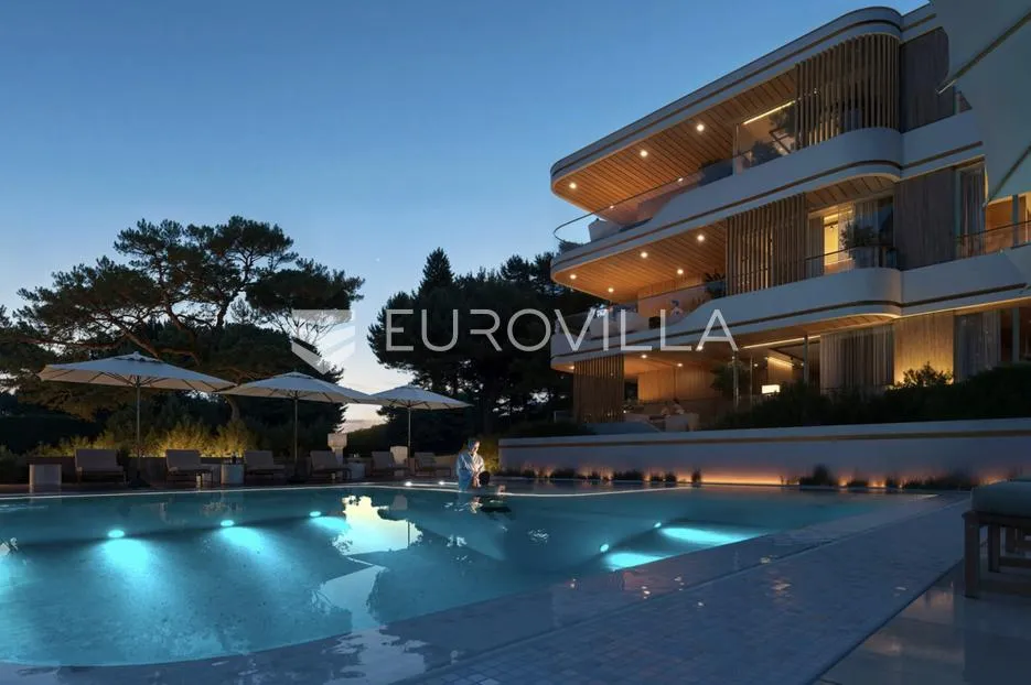 istra, rovinj, luksuzni dvosobni stan na prvom katu na svega 300 metara od plaže - slika 7