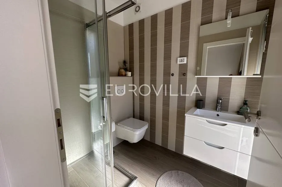 ližnjan, moderna kuća zadnja u nizu 175 m² s uređenim vrtom, bazenom i pogledom more - slika 37
