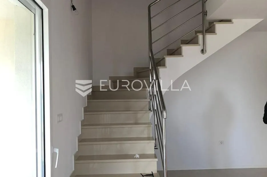 pag, povljana, prekrasan trosoban stan prvi red do mora, 112 m² - slika 5