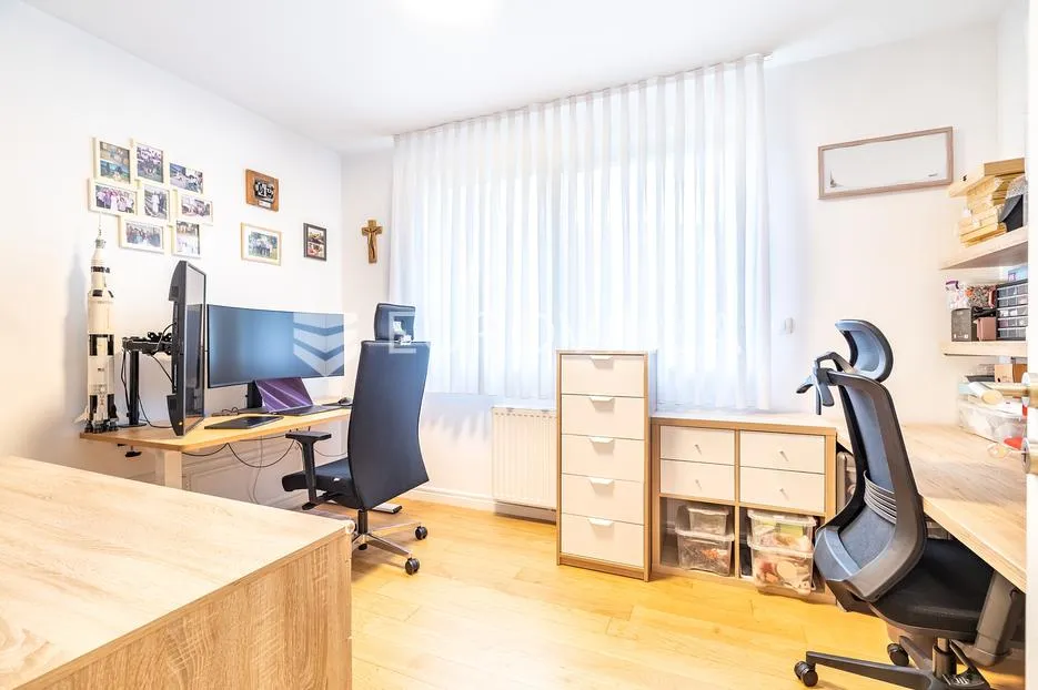 zagreb, vrapče, bolnička, luksuzan četverosoban stan s vrtom 140 m², garaža - slika 7