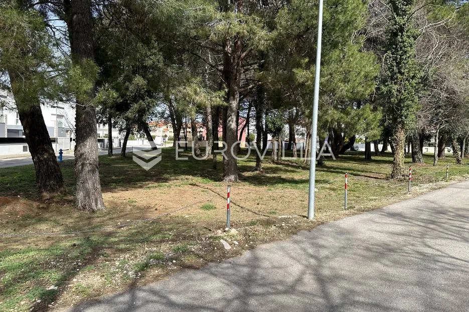 fažana, idealno građevinsko zemljište od 850 m2 u blizini mora - slika 2