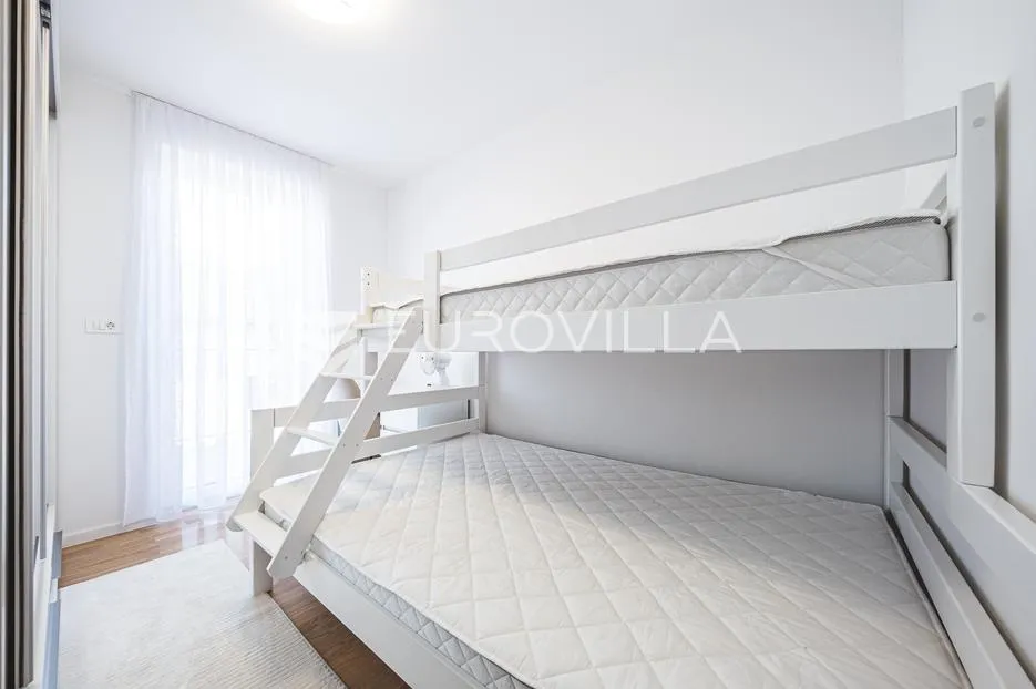 blato, novouređen trosoban penthouse nkp 68 m2 - slika 12