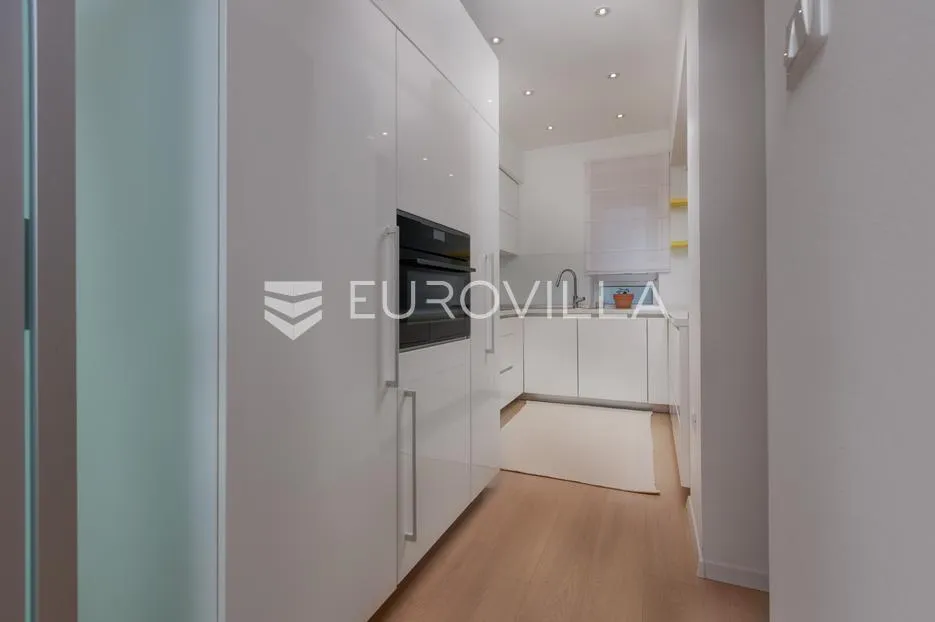 rijeka, donja vežica, peterosobni stan 186 m², dva balkona, parking - slika 5