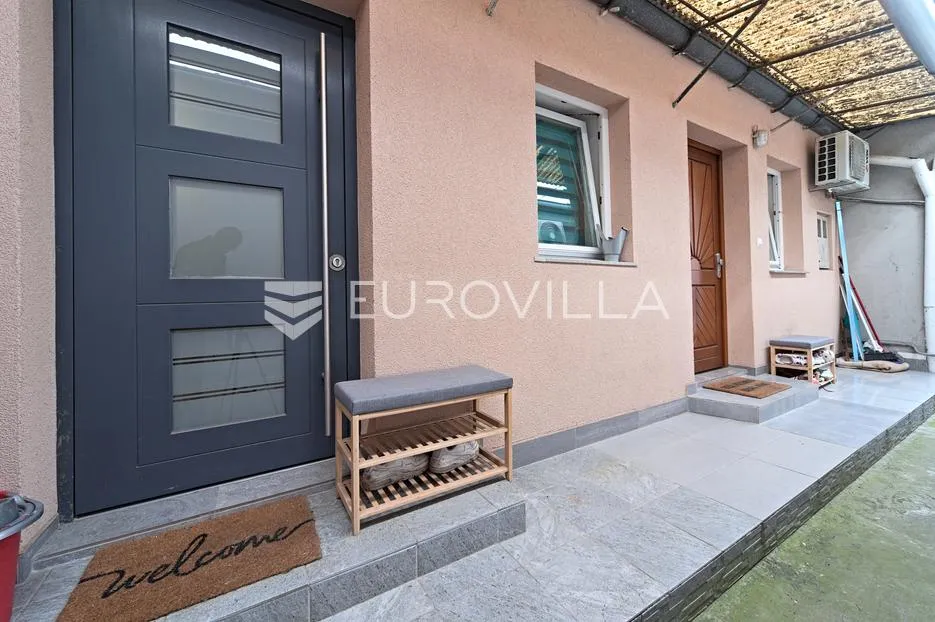 osijek, novi grad, na prodaju dva adaptirana i namještena stana u kući 41 m² - slika 12