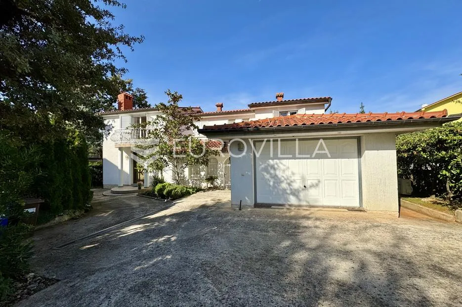 Krk, Malinska, Mediteranska kuća s pogledom na more na odličnoj lokaciji