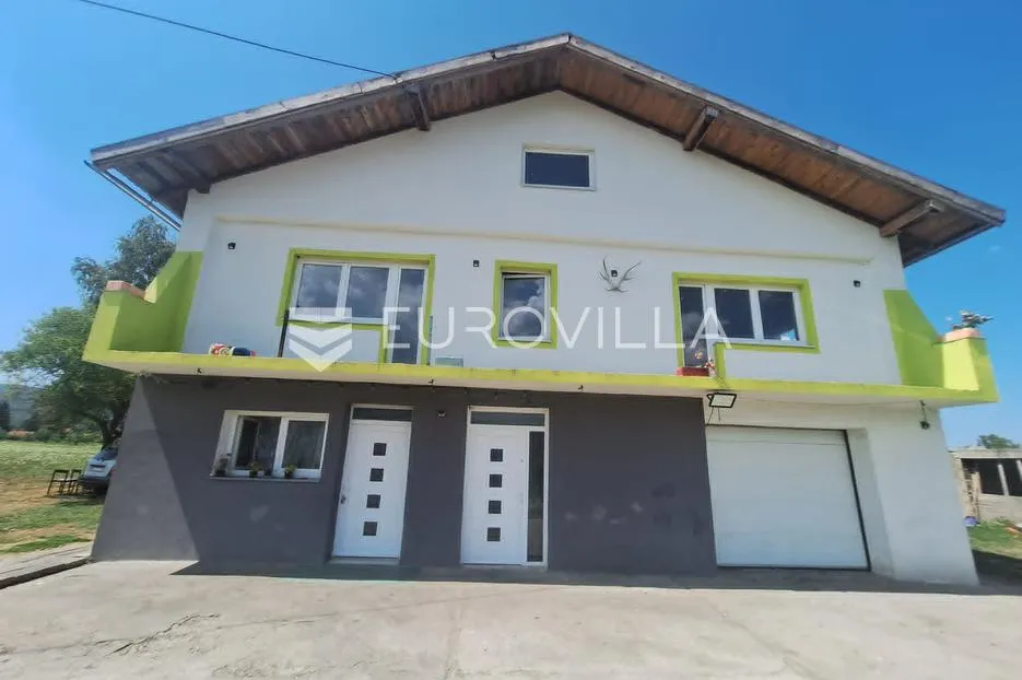 plaški, kuća 320 m², energetski obnovljena, mirna lokacija - slika 12