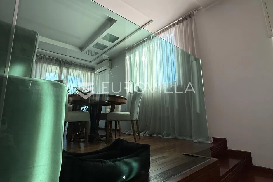 zadar, borik dizajnerski moderno uređen trosoban stan na prvom katu 96 m² - slika 30