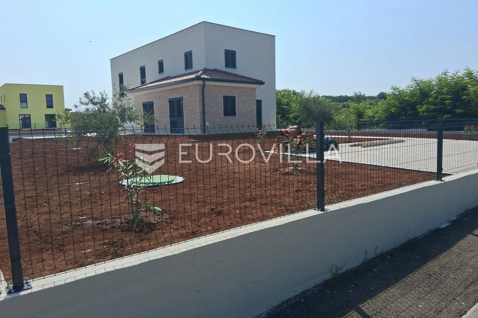 istra, poreč, mediteranska vila s bazenom i velikim vrtom - slika 3