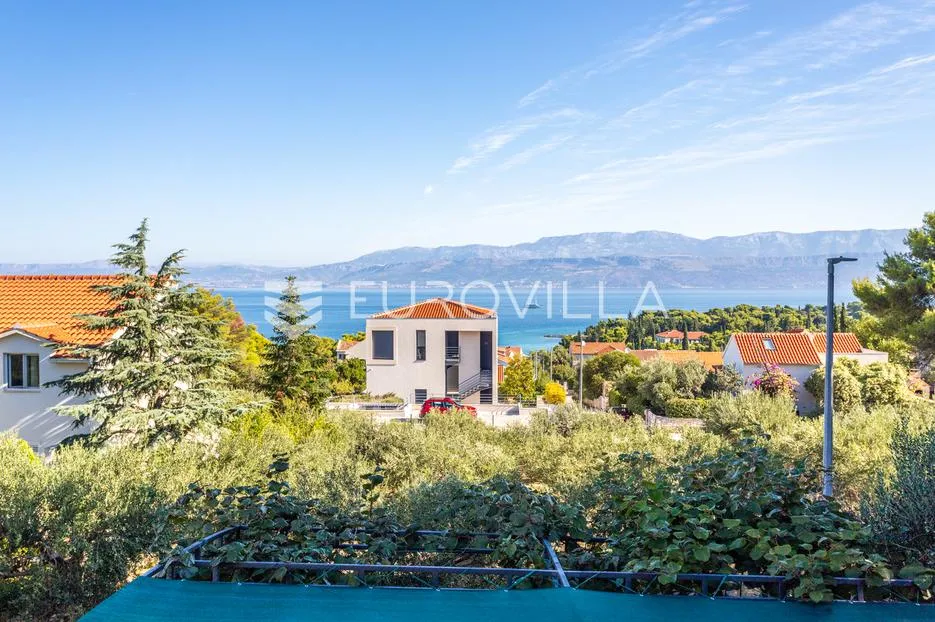 brač, supetar, kuća ukupne površine 372 m² na zemljištu površine 411 m² - slika 33