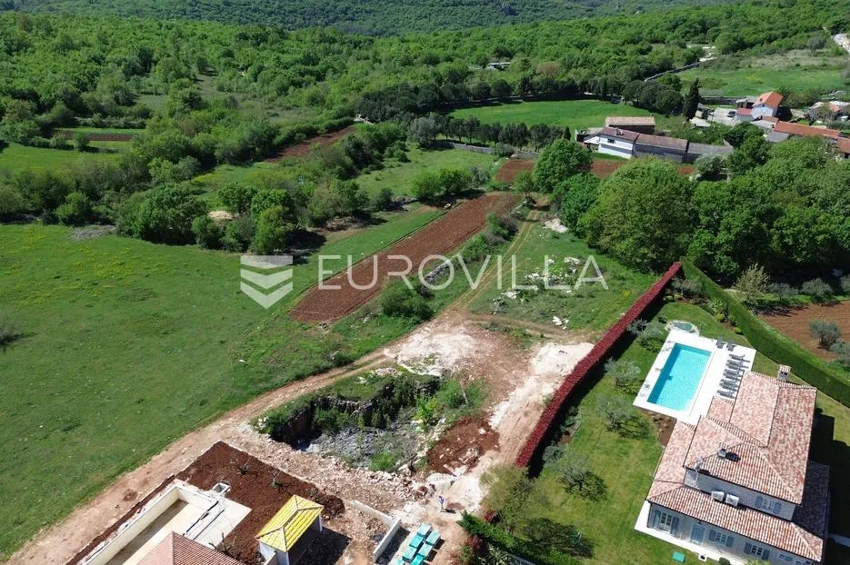 istra, ladići, ekskluzivno zemljište s građevinskom dozvolom za obiteljsku vilu s bazenom - slika 5