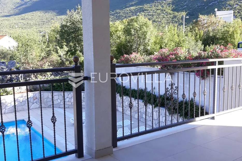 zagvozd, lijepa kuća na jedinstvenoj lokaciji - slika 4