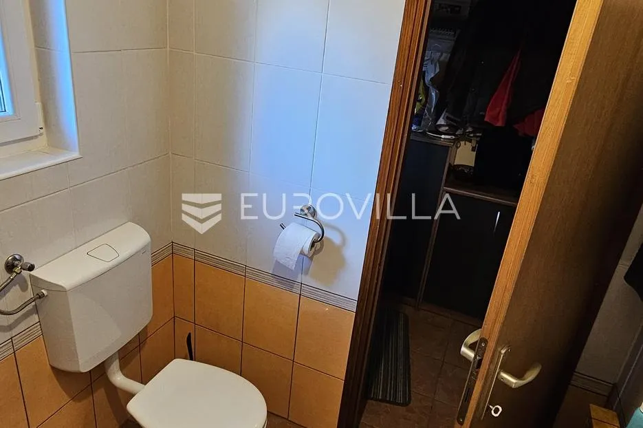 generalski stol, vikendica 133 m² s dvorištem od 300 m² - slika 23