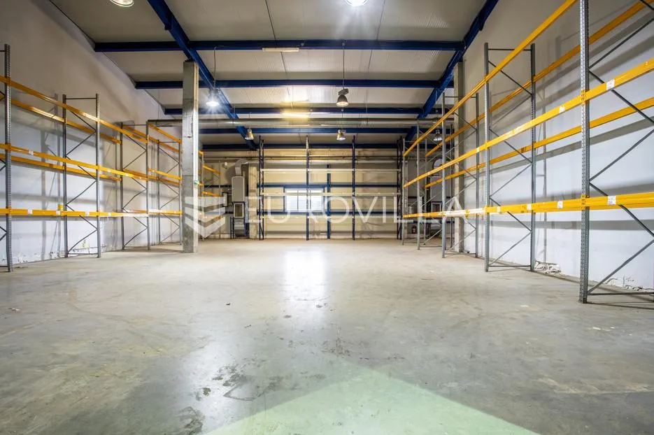 dugopolje, gospodarska zona, distribucijsko skladišni objekt ukupne površine 4.100 m² - slika 11