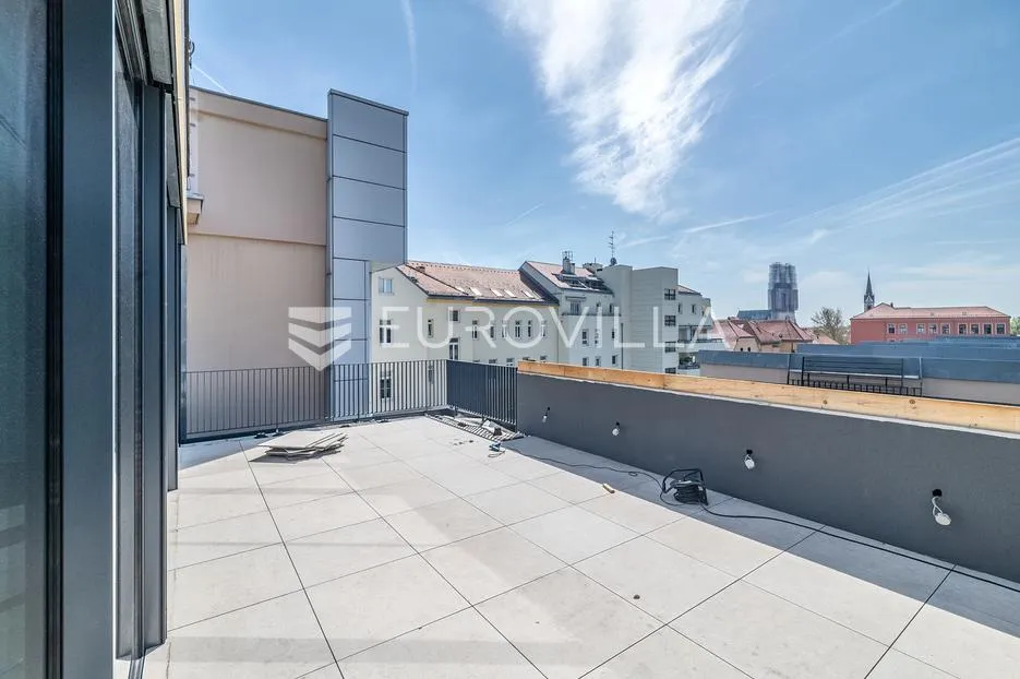 luksuzan trosoban dvoetažan penthouse u kaptol centru - slika 15