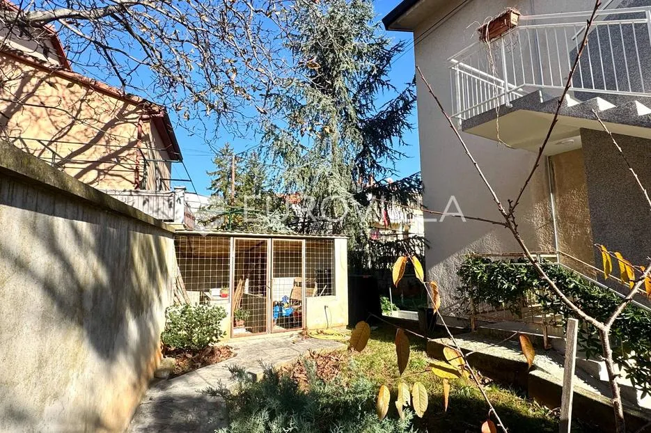 pula, samostojeća kuća s vrtom u blizini centra - slika 21