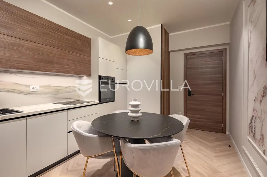 rijeka, centar, novouređen luksuzan stan 100 m² s tri apartmana - slika 16