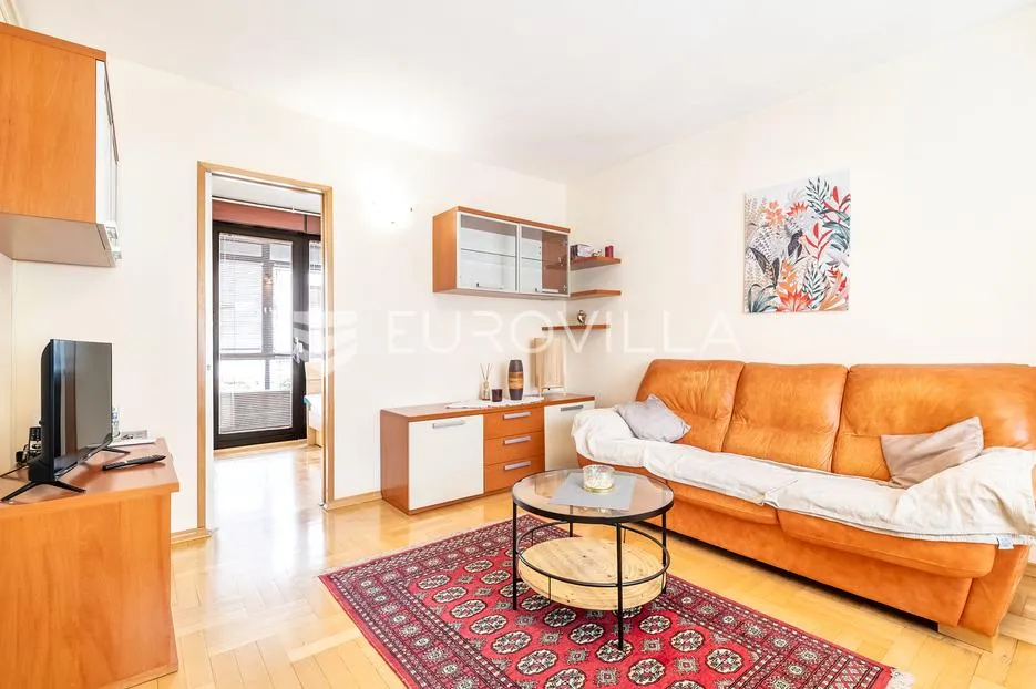 zagreb, dugave, trosoban stan 60 m² s loggiom - slika 2