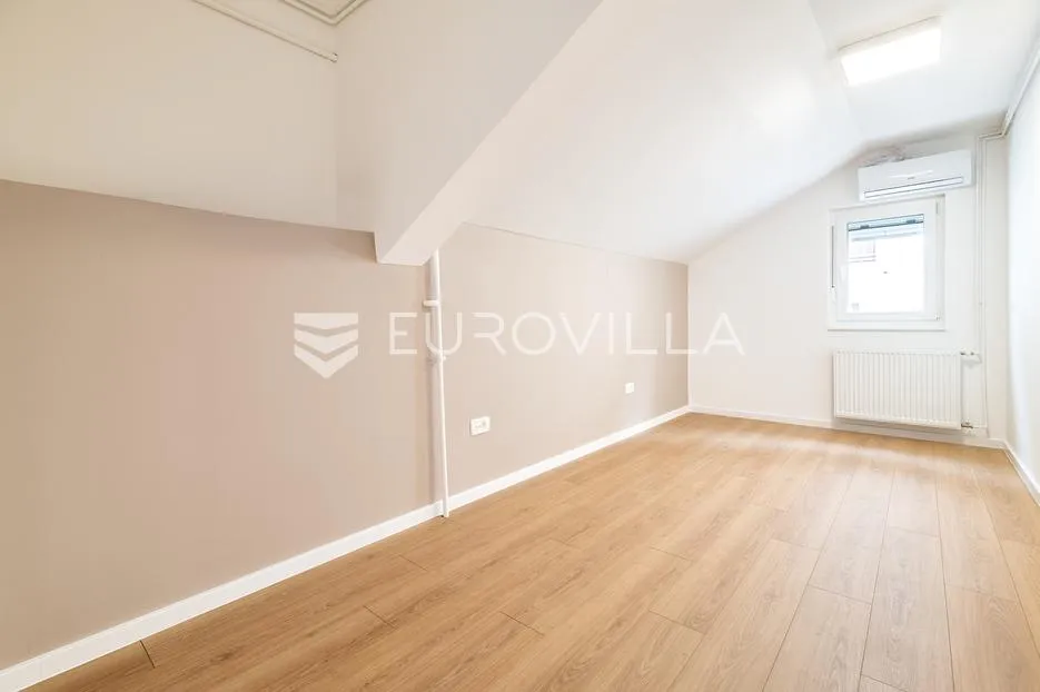 zagreb, sesvete, poslovni prostor, 4 prostorije, terasa, parking, 150 m² - slika 3
