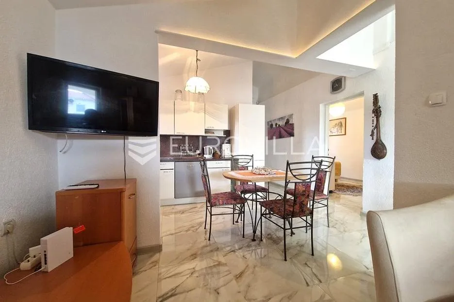 vir, apartman s prostranom terasom i dvije spavaće sobe na odličnoj lokaciji - slika 7