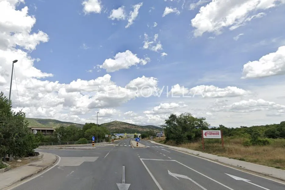 Dicmo, poslovna zona, građevinsko zemljište pravokutnog oblika, 5.166 m² - Prisoje, Dicmo
