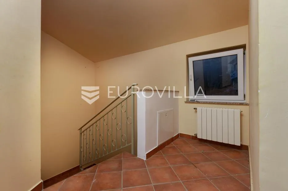 kostrena, glavani, peterosobni stan površine 125 m², pogled - slika 9