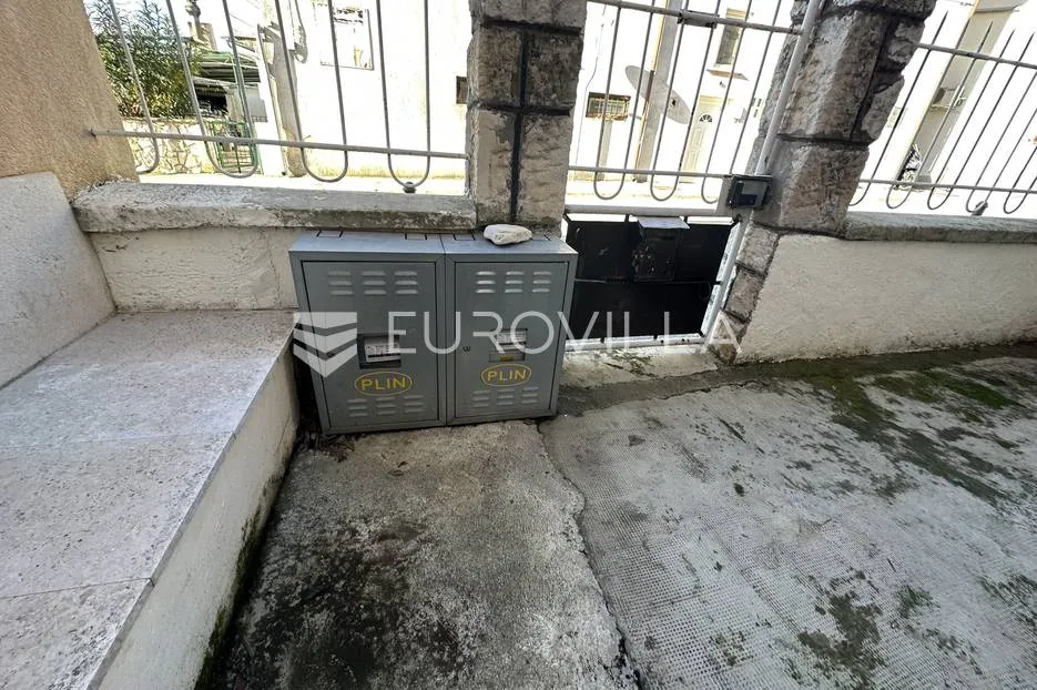 istra, pula - dvojna kuća nkp 150 m2 u neposrednom centru grada - slika 3